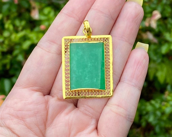 Vintage 24K 980 Solid Gold Saddle Green Jadeite Jade Filigree Pendant
