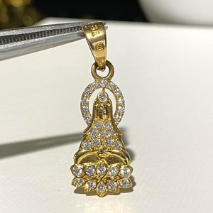 Vintage 18K Solid Gold White Topaz Kwan Yin Buddha Pendant. Phat Ba Quan Am.