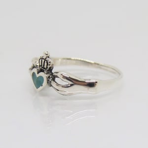 Vintage Claddagh Sterling Silver Turquoise Ring. image 3