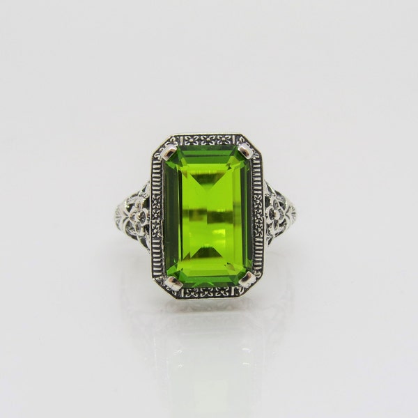 Vintage Sterling Silver Peridot Flower Filigree Ring Size 8