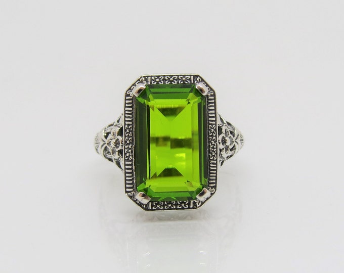 Vintage Sterling Silver Peridot Flower Filigree Ring Size 8
