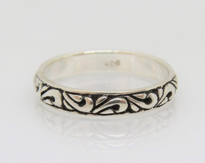 Vintage Sterling Silver Vine Band Ring Size 8