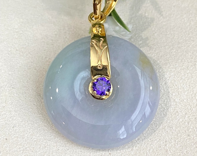 Vintage 18K Solid Yellow Gold Natural Lavender, Green, Yellow Jadeite Jade, Amethyst Circle Donut Pendant
