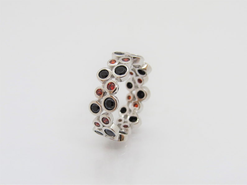 Vintage Sterling Silver Black Onyx /& Garnet Wedding Band Ring Size 7