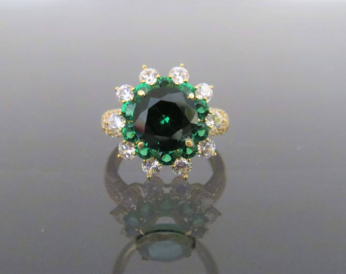 Vintage 18K Solid Yellow Gold 5.19ct Emerald & White Topaz Flower Ring Size 6