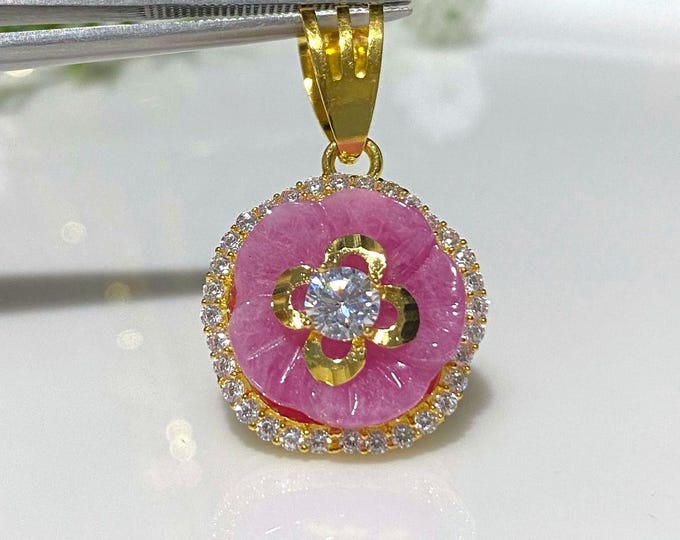 Vintage 18K Solid Gold Natural Ruby, White Topaz Flower Pendant.