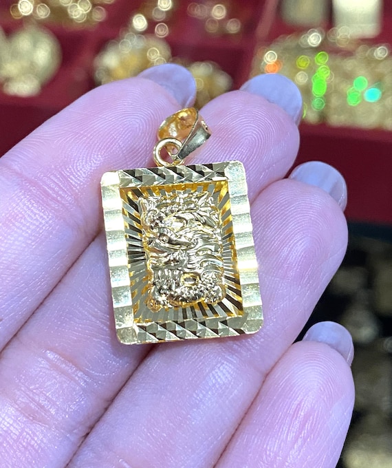 Vintage 15K 610 Solid Yellow Gold Dragon Pendant.