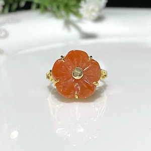 Vintage 14K Solid Yellow Gold Orange Red Jadeite Jade Flower Ring Size 5.5