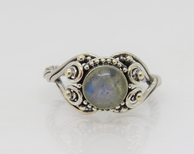Vintage Sterling Silver Natural Moonstone Ring Size 8