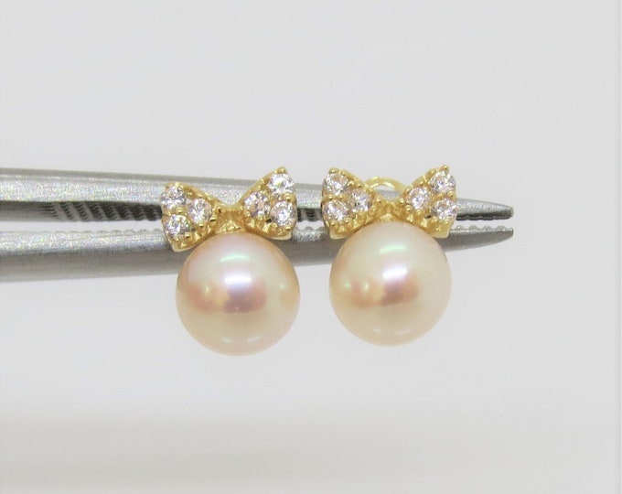 Vintage 14K Solid Yellow Gold Freshwater Pearl & White Topaz Bow Stud Earrings