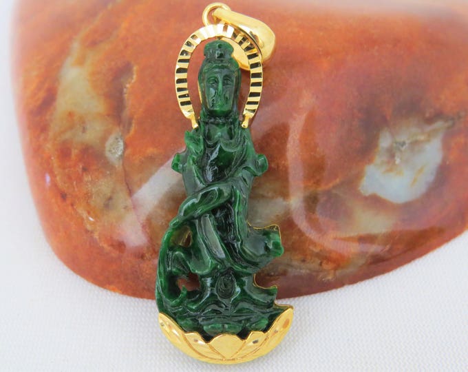 Vintage 18K Solid Yellow Gold Natural Emerald Green Jadeite Jade Quan Yin, Kwan Yin Buddha Pendant