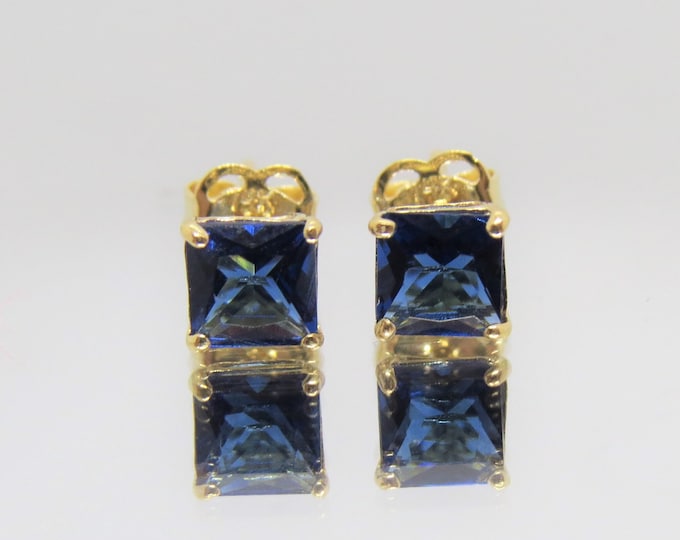 Vintage 14K Solid Yellow Gold Princess cut Blue Sapphire Earrings 3MM