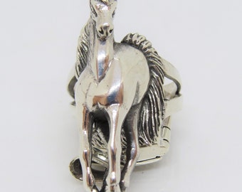 Peanuts & Co Two Face Horse Ring - Silver – Standard & Strange