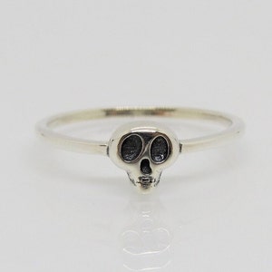 Vintage Sterling Silver Small Skull Ring Size 7