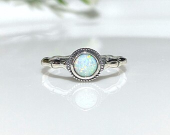 Vintage Sterling Silver White Opal Ring Size 7