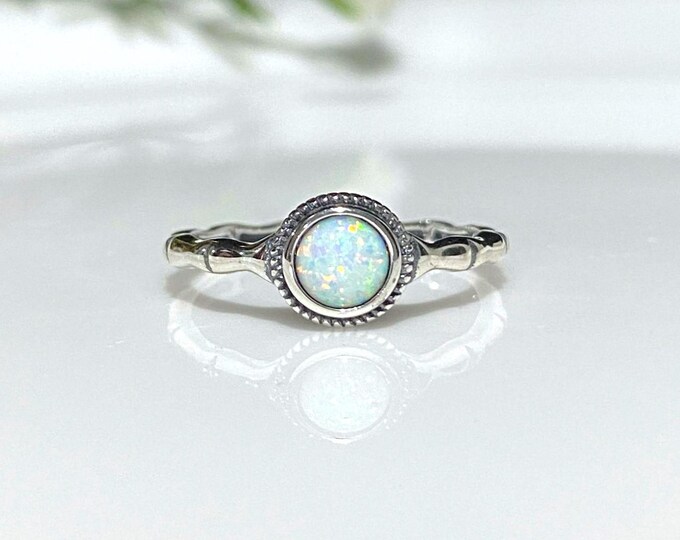Vintage Sterling Silver White Opal Ring Size 7