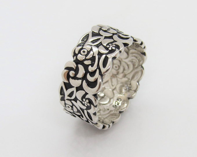Vintage Sterling Silver Carved Flowers Band Ring Size 7