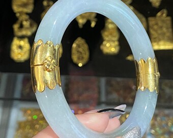 Vintage 18K Solid Yellow Gold Translucent Light Green Green