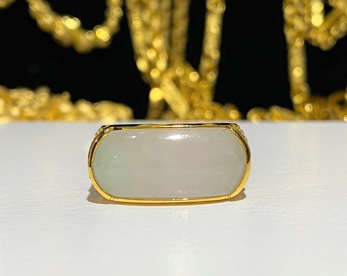 Vintage 18K Solid Yellow Gold Light Green, Lavender Jadeite Jade White Topaz Saddle Ring Size 8