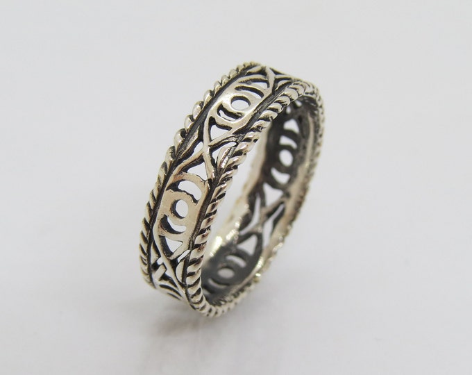 Vintage Sterling Silver Eye, Evil eye Band Ring Size 8