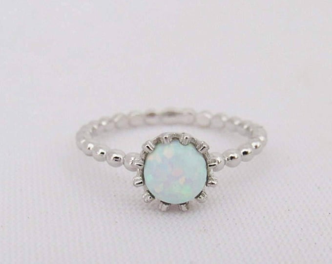 Vintage Sterling Silver White Opal Crown Ring Size 7