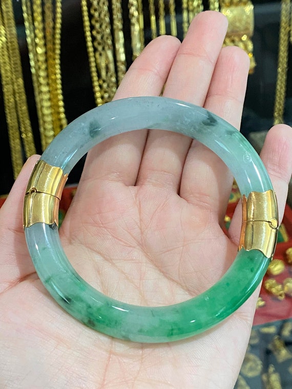 Vintage 18K Solid Yellow Gold Translucent Green, … - image 2