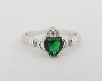 Vintage Claddagh Sterling Silver Emerald & White Topaz Ring Size 7