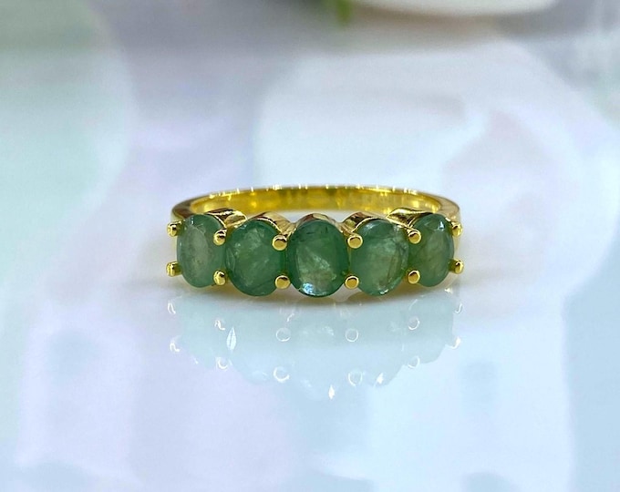 Vintage 14K Solid Yellow Gold Natural Oval Emerald Ring Size 8.5