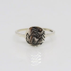 Vintage Sterling Silver Mountain Ring Size 7