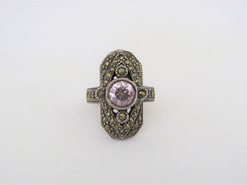 Vintage Sterling Silver Pink Topaz /& Marcasite Dome Ring Size 7