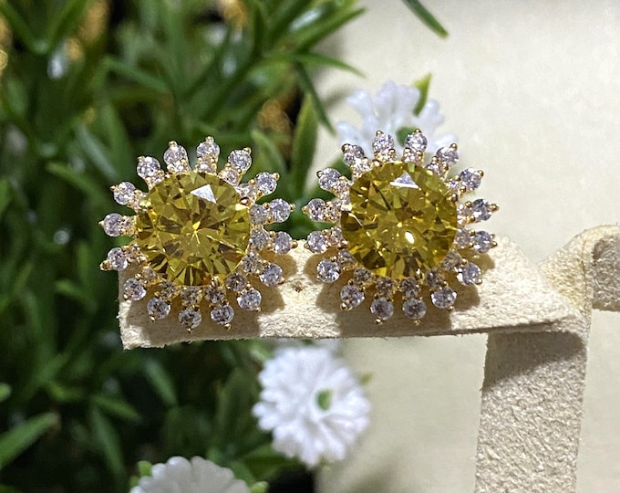 Vintage 18K Solid Yellow Gold Citrine & White Topaz Dangle Earrings.