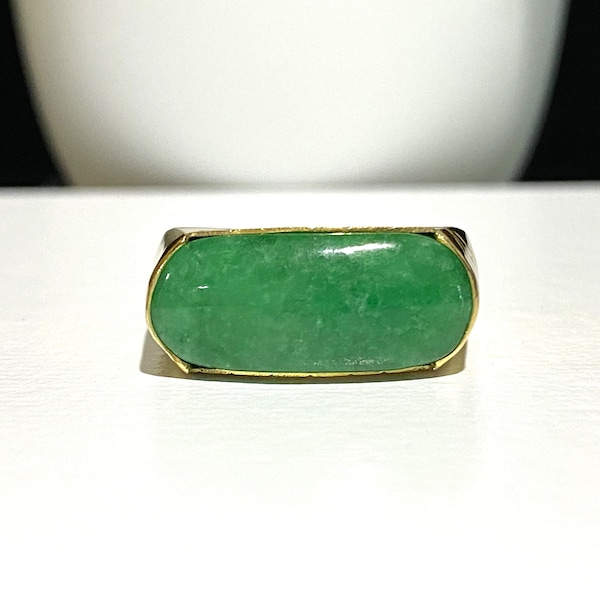 Vintage 18K Solid Yellow Gold Green Jadeite Jade Saddle Ring Size 8,9