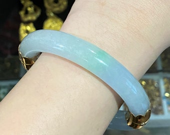 Vintage 18K Solid Yellow Gold Translucent Light Green Green