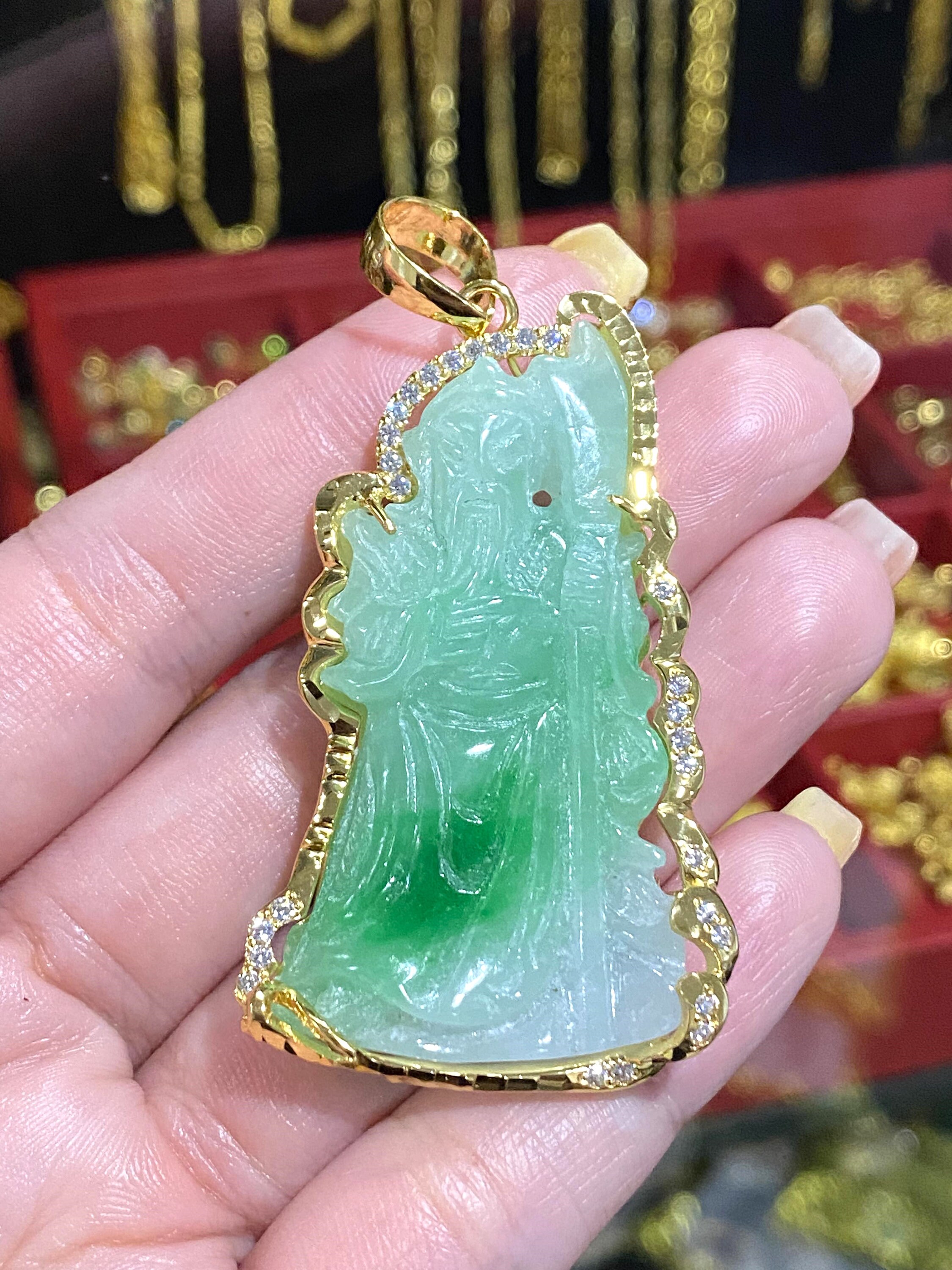 Vintage 18K Solid Yellow Gold Green, White Jadeite Jade Vintage 18K Solid Yellow Gold Green, White Jadeite Jade