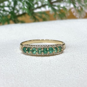 Vintage 14K Solid Yellow Gold Natural Emerald & Diamond Ring Size 7