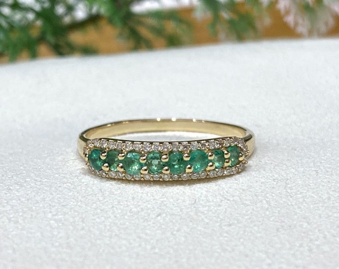 Vintage 14K Solid Yellow Gold Natural Emerald & Diamond Ring Size 7