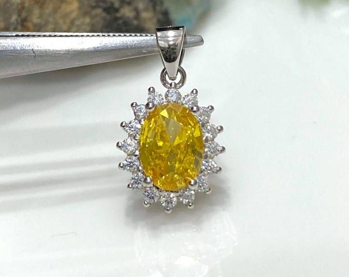 Vintage Sterling Silver Oval cut Citrine & White Topaz Pendant.