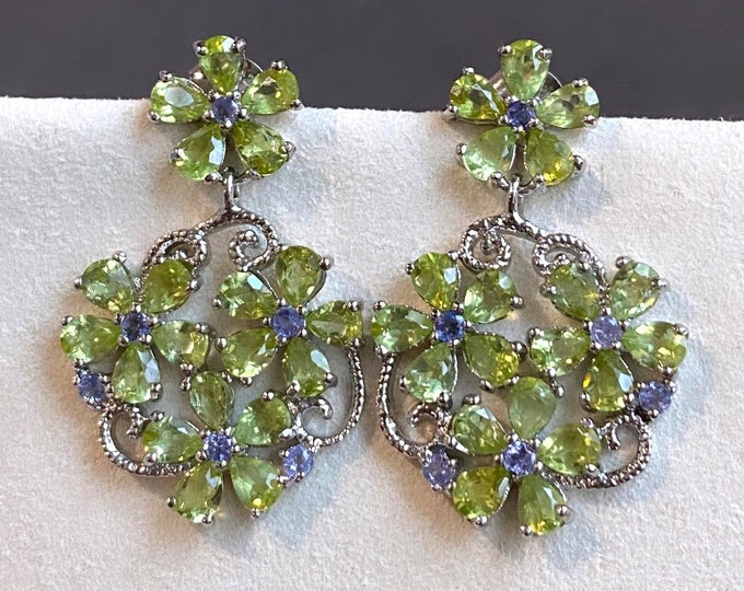 Vintage Sterling Silver Natural Tanzanite & Peridot Flowers Dangle Earrings.