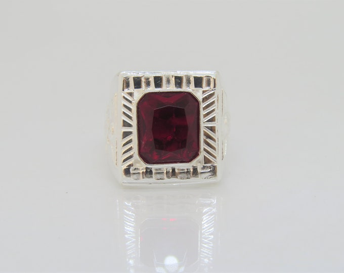 Vintage Sterling Silver Dark Red Ruby Eagle Men's Ring Size 8.75