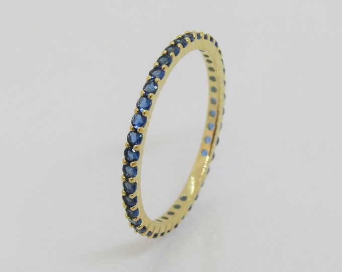 Vintage 14K Solid Yellow Gold Blue Sapphire Eternity Band Ring.