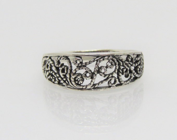 Vintage Sterling Silver Filigree Dome Ring Size 7
