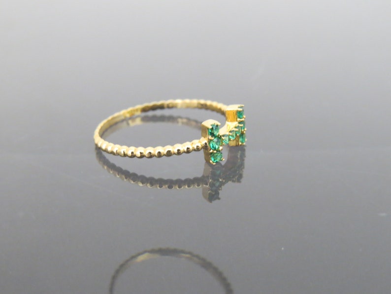 Vintage 18K Solid Yellow Gold Emerald Letter H Band Ring Size 6