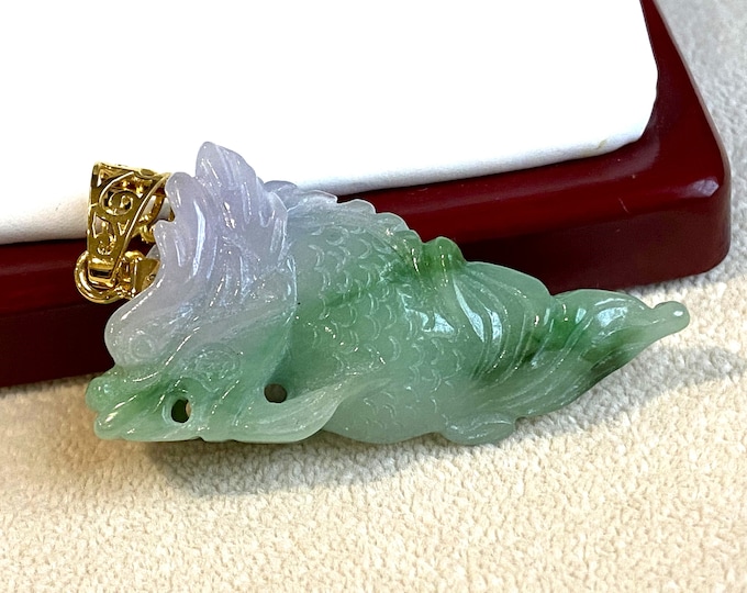 Vintage 18K Solid Yellow Gold Lavender, Green Jadeite Jade Dragon Pendant.