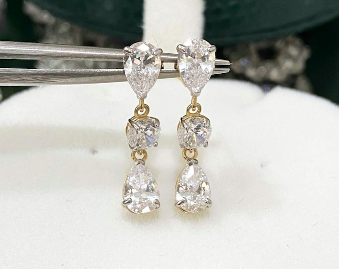 Vintage 14K Solid Yellow Gold White Topaz Dangle Drop Earrings.