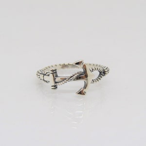 Vintage Sterling Silver Anchor Ring Size 7