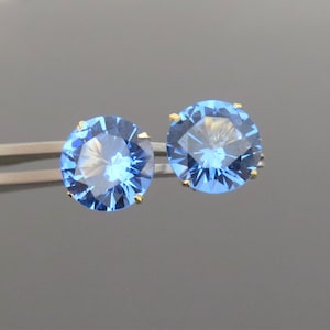 Vintage 18K Solid Yellow Gold 7.74ct Round Cut Blue Spinel Stud ...