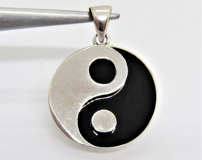 Vintage Sterling Silver Yin Yang Charm Pendant