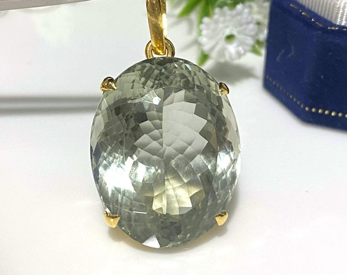 Vintage 14K Solid Yellow Gold 45ctw Natural Oval cut Green Amethyst Pendant.