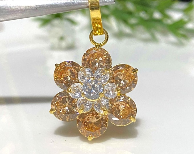 Vintage 18K Solid Gold Champagne Topaz & White Topaz Pendant.