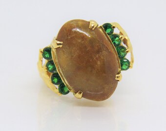 Vintage 18K Solid Yellow Gold Oval Yellow Brown Jadeite Jade & Emerald Ring Size 6.5
